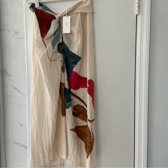 VINCE NWT Wrap Milk Painted Abstract Draped Knot Skirt Small - Picture 4 of 10